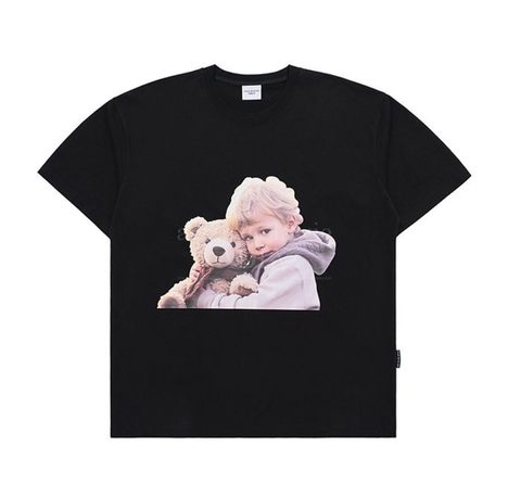ÁO ADLV BABY FACE BEAR DOLL HUG SHORT SLEEVE T-SHIRT BLACK SS24R