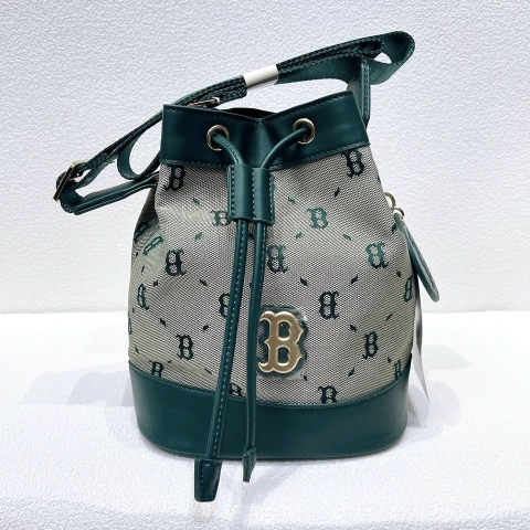 TÚI MLB MONOGRAM BUCKET BAG BROWN/GREEN/PINK - TÚI ĐEO CHÉO DÁNG CHUÔNG MÀU NÂU/XANH LÁ/HỒNG