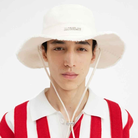 MŨ JACQUEMUS LE BOB ARTICHAUT OFF WHITE - LES CLASSIQUES - BUCKET HAT - MŨ VÀNH TRÒN MÀU TRẮNG KEM