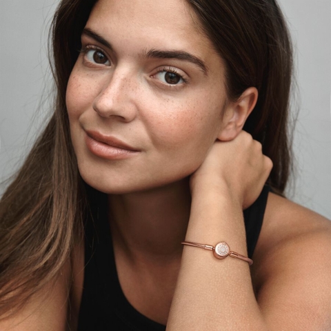 Pandora Moments Snake Chain Bracelet (Crown O Clasp, Rose-gold 14k plated) Vòng/lắc tay bạc hỗn hợp kim loại mạ vàng hồng 14k, khoá vương miệng, dáng mềm - JEWELRY