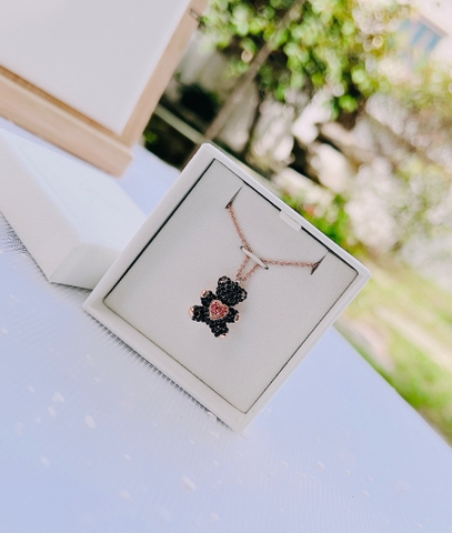 SWAROVSKI Teddy pendant (Bear, Black, Rose gold-tone plated) - Dây cổ, dây chuyền gấu đen, pha lê hồng chuyển động