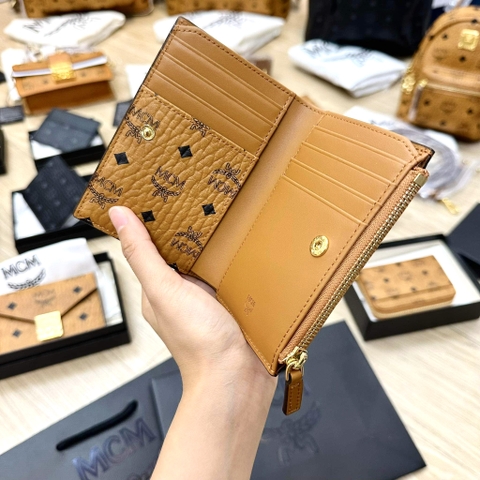 VÍ MCM ZIP CARD WALLET - VÍ THẺ GẬP ZIP NÂU