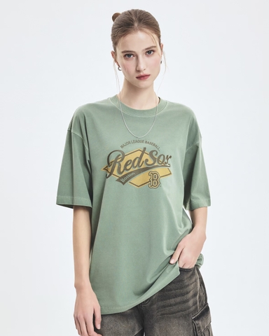 MLB Varsity Vintage Washed Graphic Mega Overfit Short Sleeve T-Shirt Boston Red Sox Khaki - Áo thun cổ tròn tay lỡ tone xanh lá