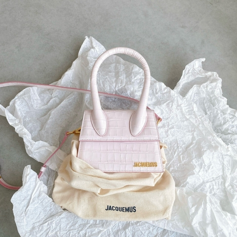 Túi Jacquemus Chiquito Moyen Croc PINK Màu Hồng Nhạt (size 18cm)
