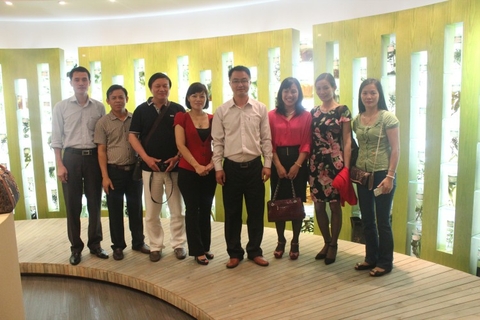 Lãnh đạo công ty TNHH Dược Phẩm Bách Thông thăm và làm việc tại Tập đoàn Dược Phẩm Chí Tín - Trung Quốc