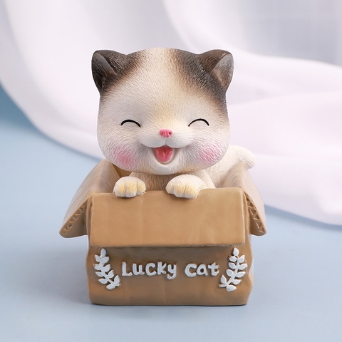 Mèo Lucky/ Nhắm mắt