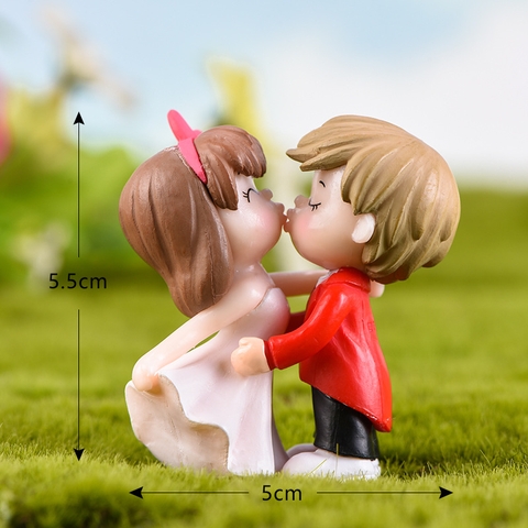 CN-cặp đôi kiss áo đỏ hồng
