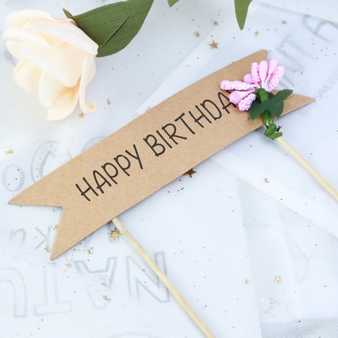 SCG-que cắm thiệp Happy Birthday gắn hoa.