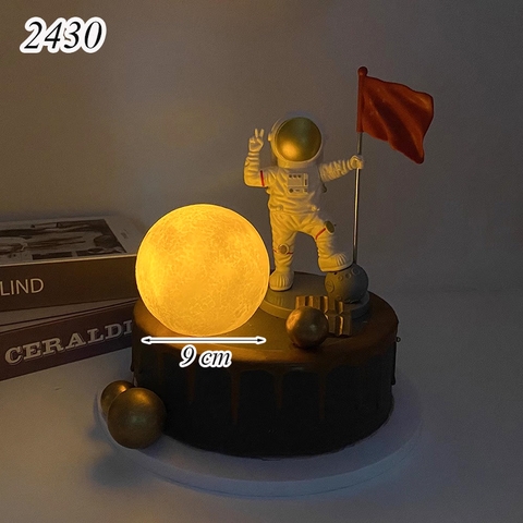 quả cầu vũ trụ phát sáng vàng