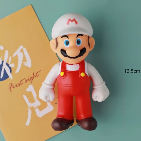 Tượng Mario áo đỏ