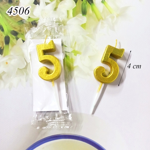 Một Chiếc Nến số 5 vàng