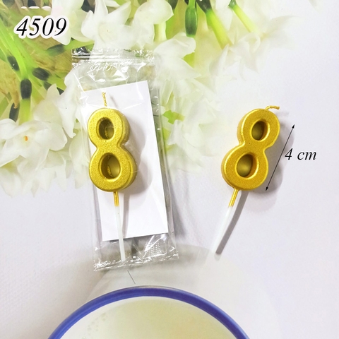 Một Chiếc Nến số 8 vàng