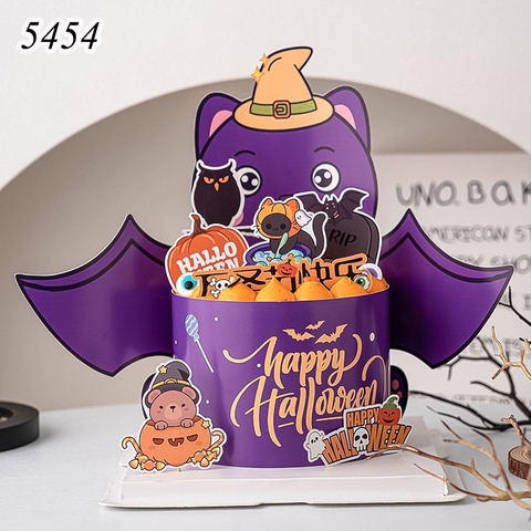 Cuộn thành bánh Halloween hình dơi TQ