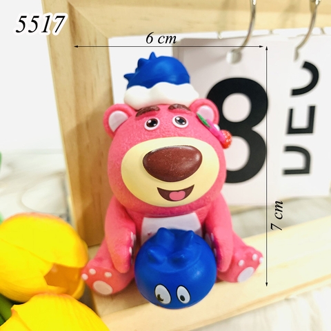Gấu Dâu Ôm Việt Quất Nhựa Đặc TQ