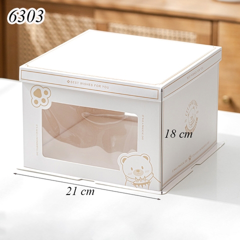Hộp Giấy Trắng 3 Chi Tiết in Hình Gấu 21*21*18