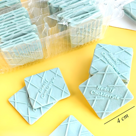 Bánh Quy Tạo Hình Vuông Xanh Dương (180g)