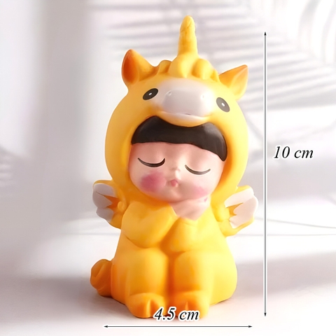Em Bé Ngựa Nhựa DẺO Vàng Ôm Má TQ