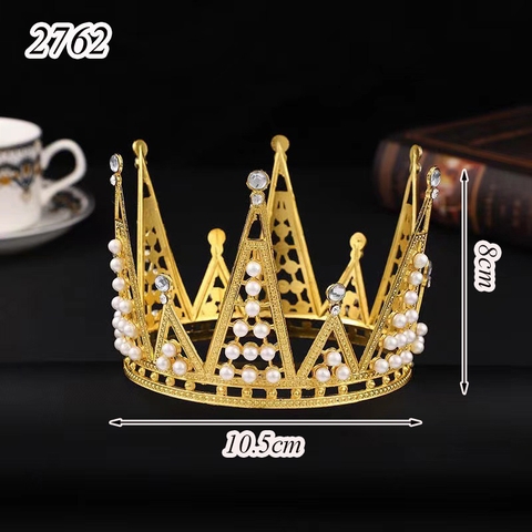 VM-vương miện nhựa nhọn đính đá vàng size to.