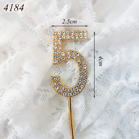Que cắm số 5 hợp kim vàng đính kim cương