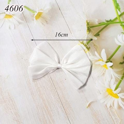 Nơ vải màu trắng