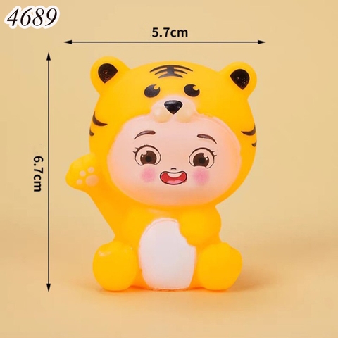 Tượng bé trai hổ vàng nhựa mềm