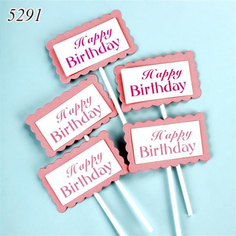 Bảng chữ nhật có chữ HPBD hồng TQ.