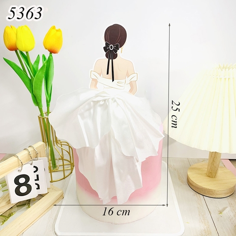 Cô gái vải váy trắng TQ.