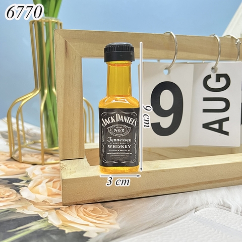 Rượu JACK DANIEL loại mềm TP (trang trí KHÔNG uống)