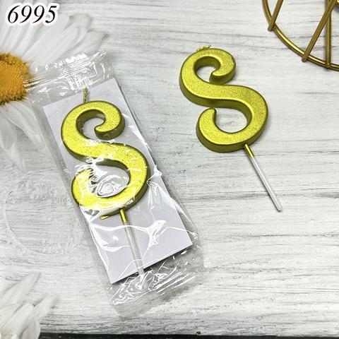 Một Chiếc Nến Số 8 Vàng