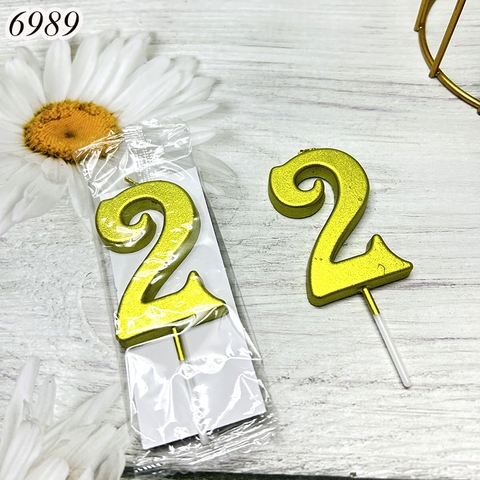 Một Chiếc Nến Số 2 Vàng