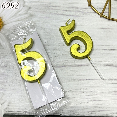 Một Chiếc Nến Số 5 Vàng
