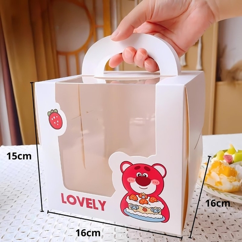 Hộp Giấy Gấu Dâu Kèm Đế 16*16*15 TT