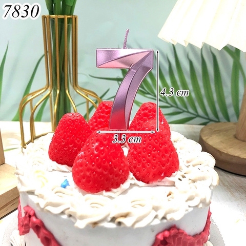 Nến số nhũ hồng 3D số 7
