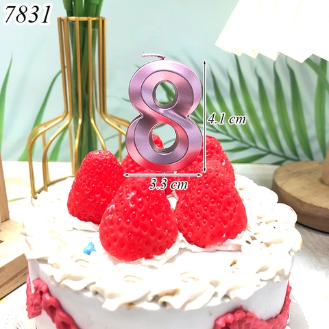 Nến số nhũ hồng 3D số 8