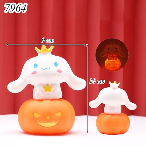 Tượng Cinnamoroll Trắng Đội Vương Miện + Đèn Led Bí Ngô