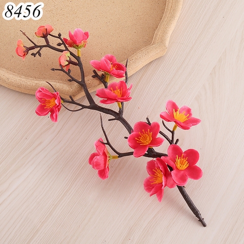 Cành hoa đào hồng đậm