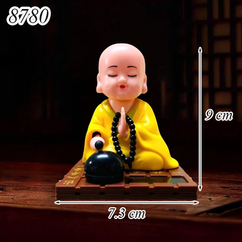 Tượng nhà sư lắc áo vàng đế vuông TQ