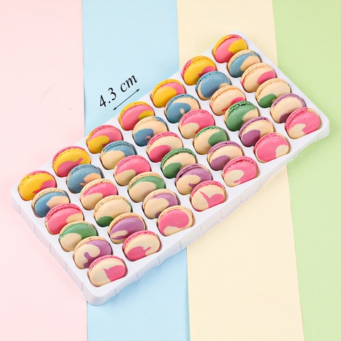 Vỉ 42 chiếc bánh macaron tròn loang mix màu TQ.