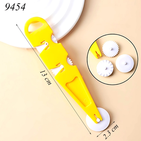 Dụng cụ lăn cắt viền bánh nhựa vàng TQ