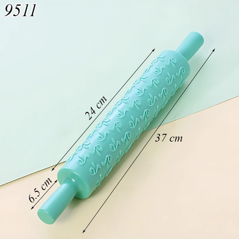 Cây cán bột hoa văn hình lá xoắn bằng nhựa màu xanh ngọc TQ