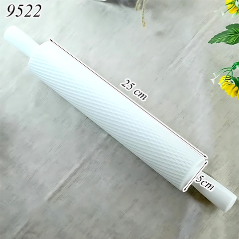 Cây cán bột hoa văn hình kim cương bằng nhựa màu trắng TQ