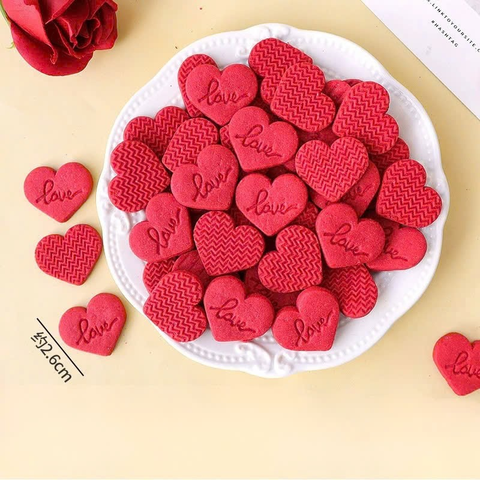 Bánh Quy Tạo Hình Trái Tim Love Đỏ TQ