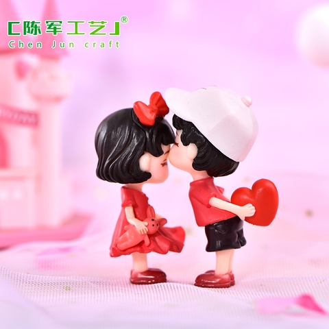 CN-cặp đôi đỏ kiss ôm tim