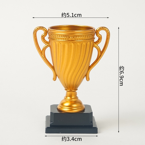 1 Chiếc Cup Vàng Đế Đen