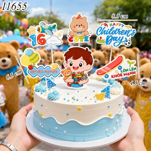 SCG-Set Cắm Bé Trai Ôm Đồ Chơi TP