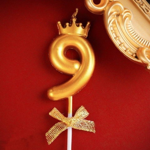 Nến số 9 vương miện vàng