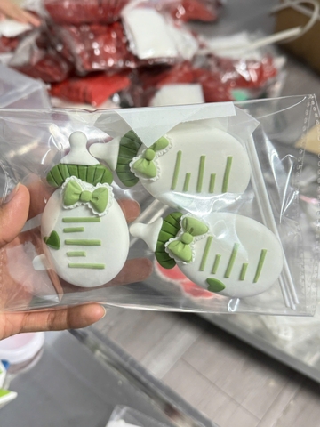 Bộ 3 Bình Sữa Nơ Đất Sét Màu Xanh Lá Trắng