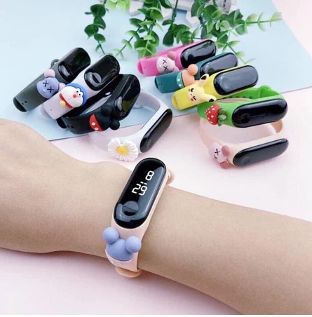 Đồng hồ thời trang học sinh, phối màu ngẫu nhiên