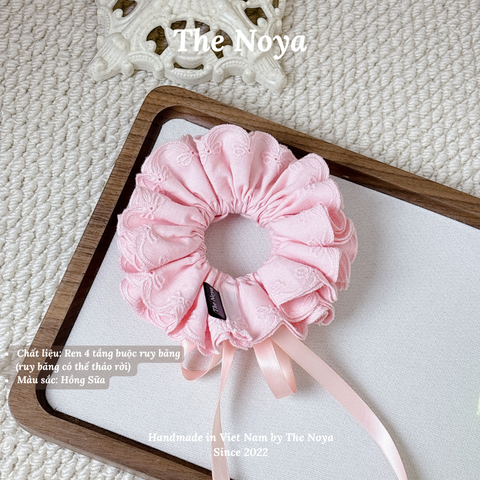 Dây buộc tóc 4 tầng ren nơ phối ruy băng dài Cozy Scrunchies handmade by The Noya