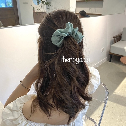 Dây buộc tóc Scrunchies lụa cao cấp sản xuất tại Việt Nam cỡ lớn The Noya ST06